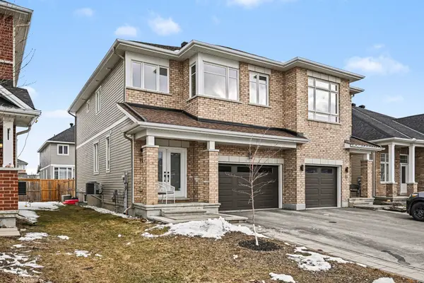 11 Borland DR, Carleton Place, ON K7C 0K7