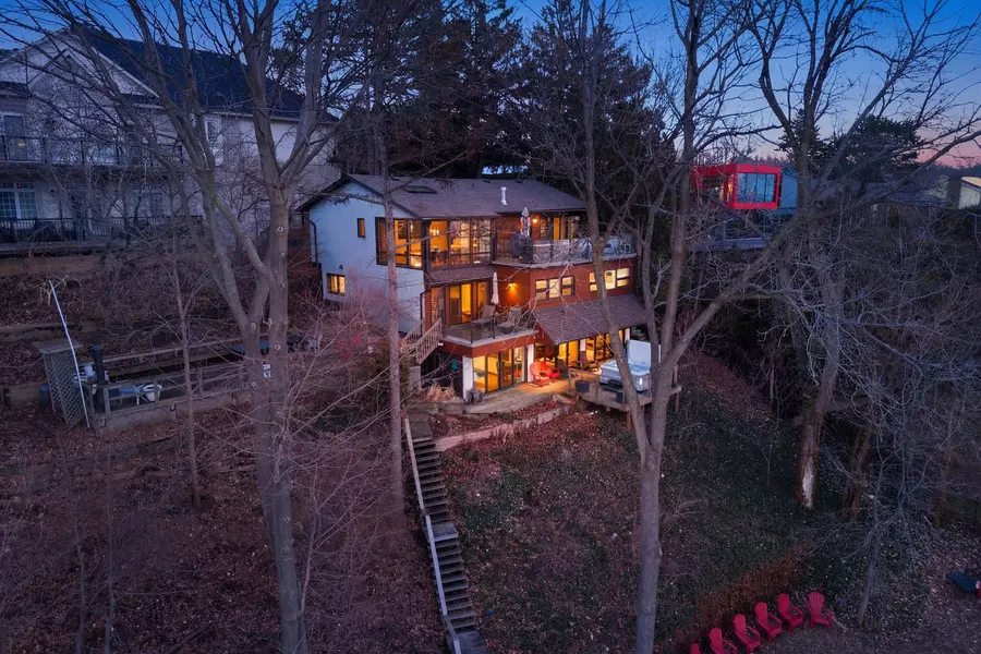 868 Danforth PL, Burlington, ON L7T 1S2