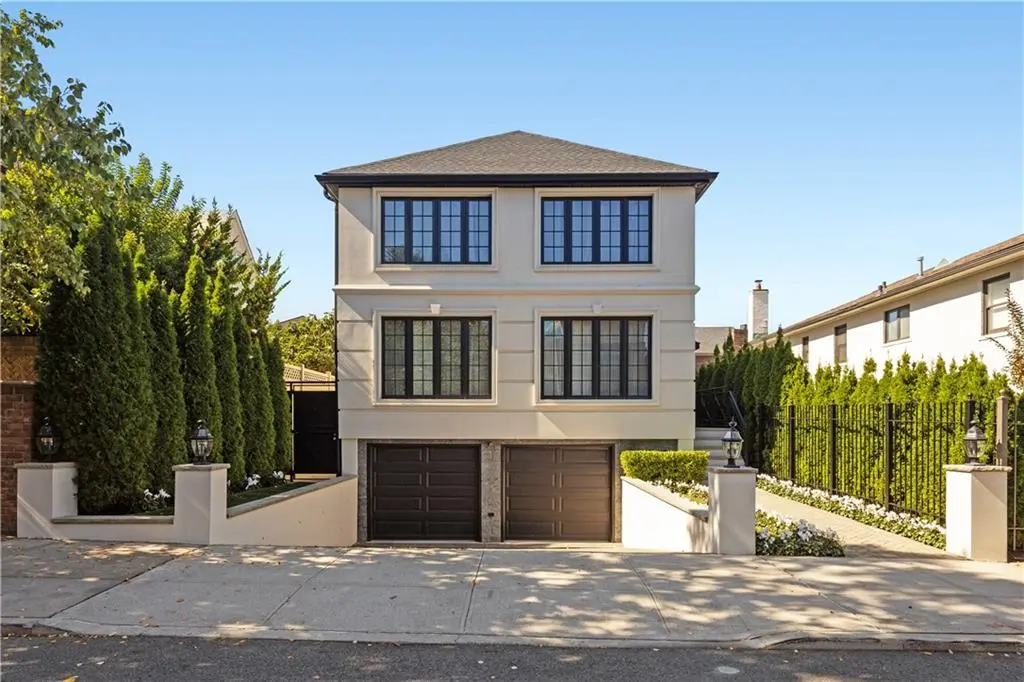 8008 Harbor View TER, Brooklyn, NY 11209