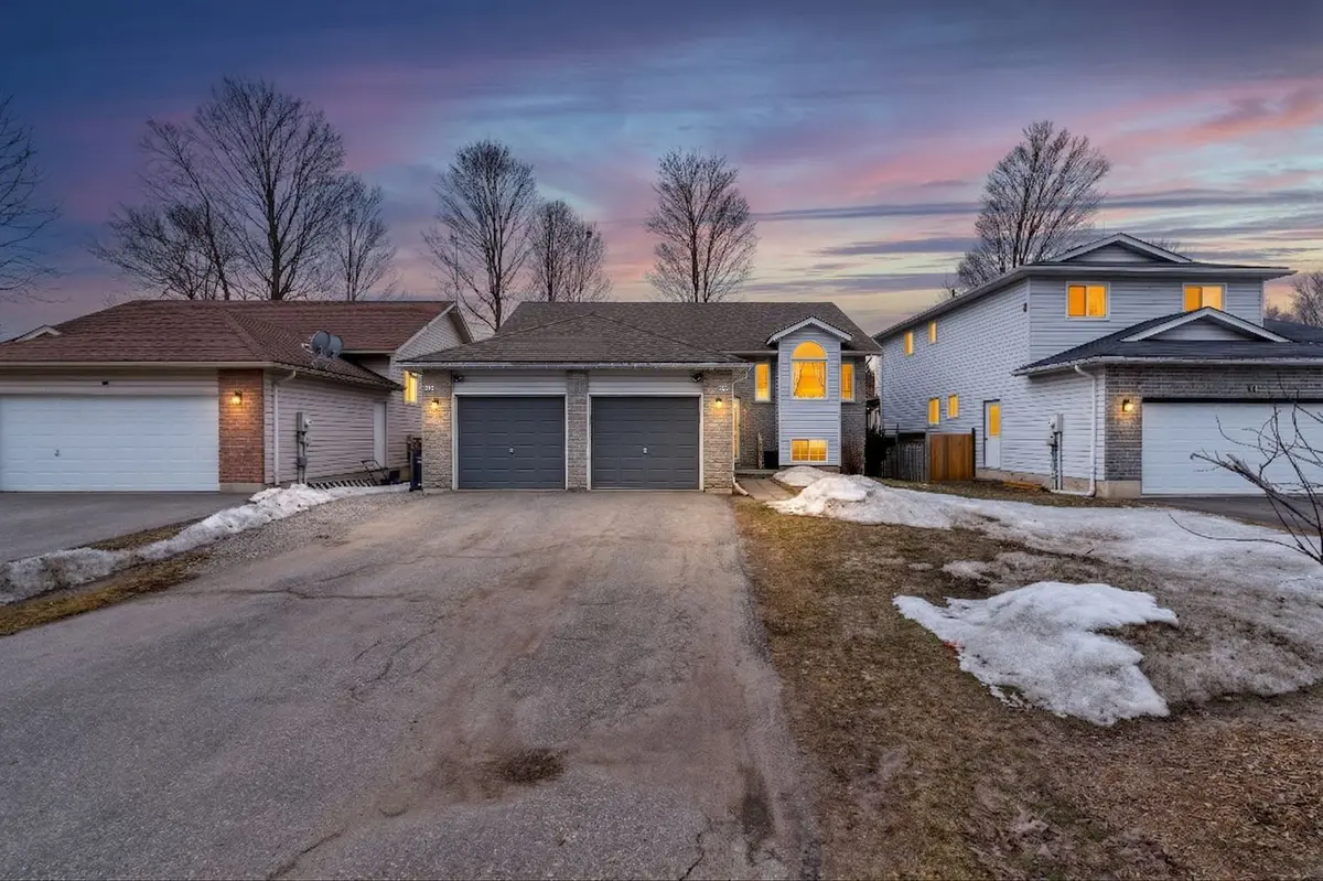 11 Vernon ST, Essa, ON L3W 0V5