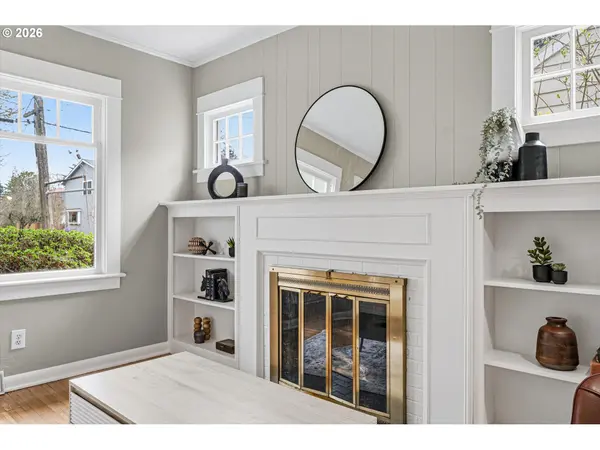 2801 NE 35TH PL, Portland, OR 97212