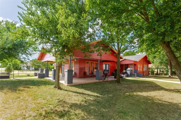 340 a W 3rd Street, Baird, TX 79504