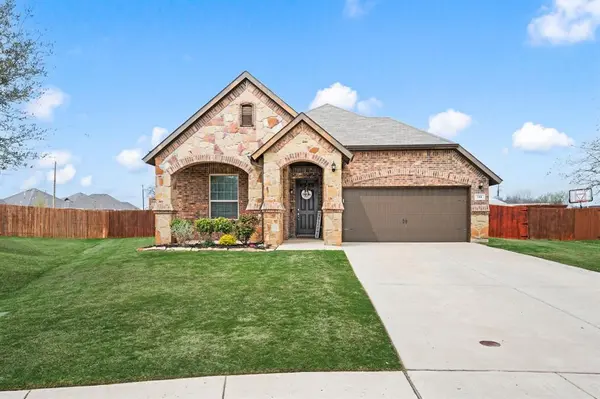 244 Ovaletta Drive, Justin, TX 76247