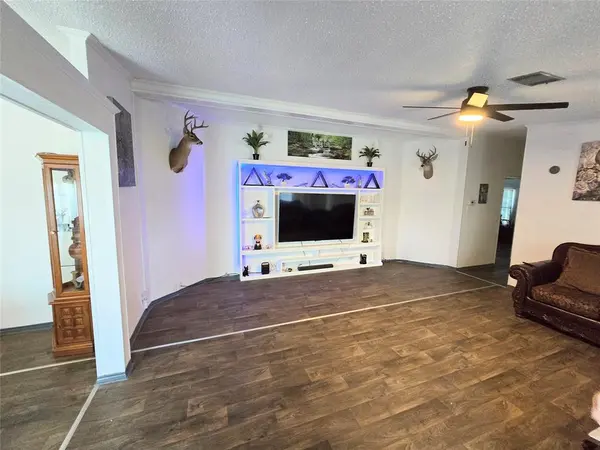 813 W 12th Street, Cameron, TX 76520