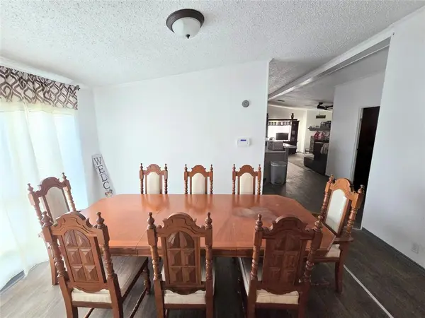 813 W 12th Street, Cameron, TX 76520