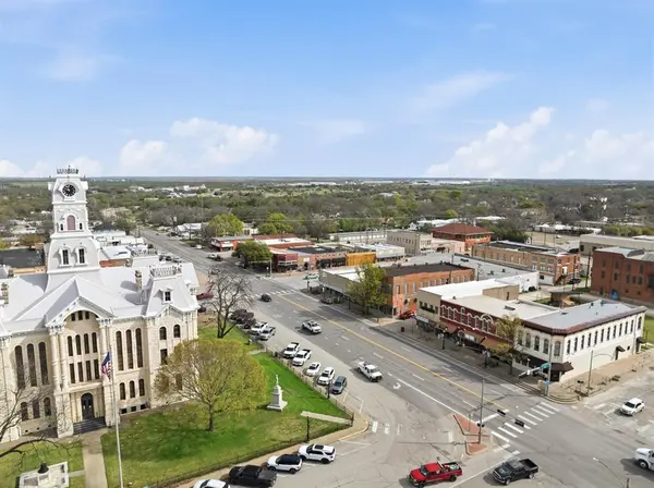 75 N Waco Street, Hillsboro, TX 76645