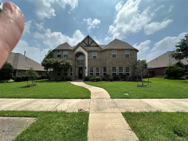2813 Regents Park Lane, Garland, TX 75043
