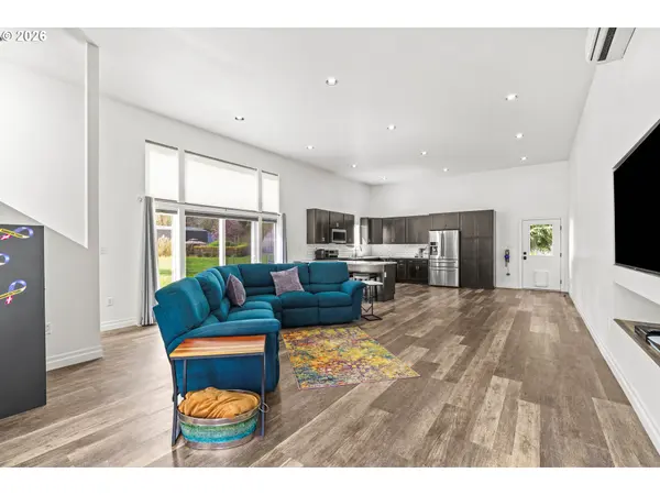 38662 DEXTER RD, Dexter, OR 97431