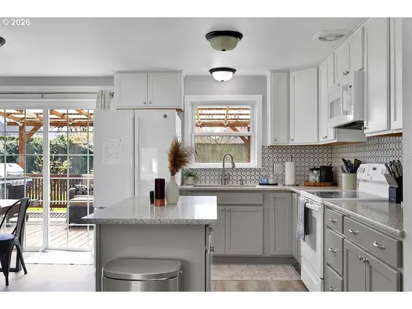 1533 SEQUOIA AVE, Springfield, OR 97477