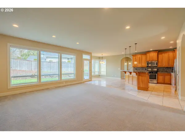 735 NW 24TH AVE, Camas, WA 98607