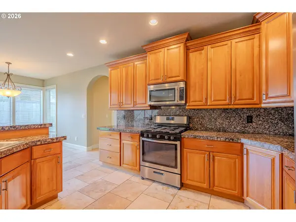 735 NW 24TH AVE, Camas, WA 98607