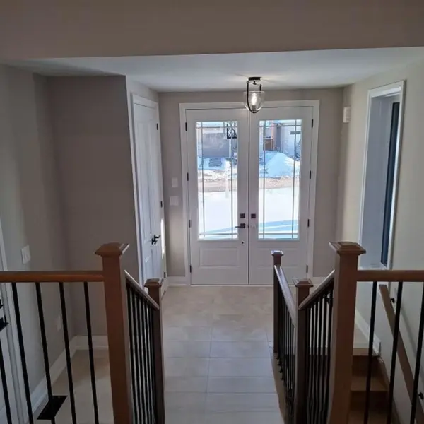 8 St Augustine DR, Whitby, ON L1M 0L7