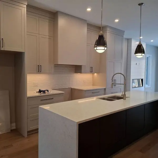 8 St Augustine DR, Whitby, ON L1M 0L7