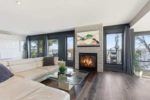 868 Danforth PL, Burlington, ON L7T 1S2