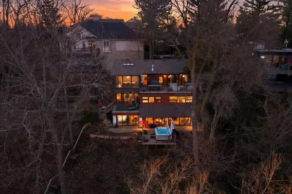 868 Danforth PL, Burlington, ON L7T 1S2