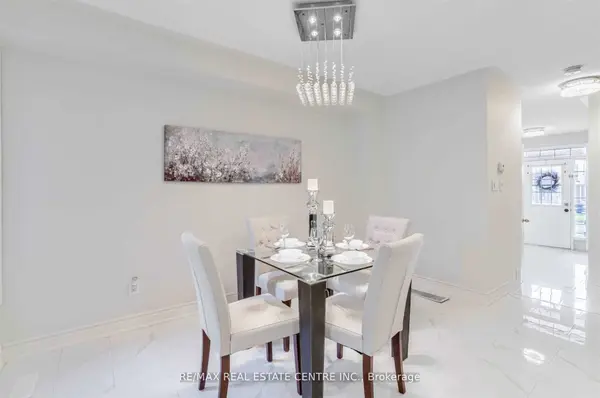 57 Woodhaven DR, Brampton, ON L7A 1Y8