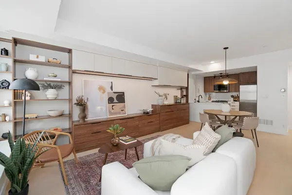 10 Carnation AVE #18, Toronto W06, ON M8V 0B8