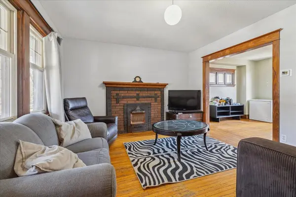 59 Paisley AVE S, Hamilton, ON L8S 1V2