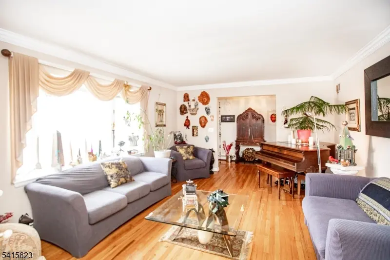 41 Orchard Pl, Hawthorne Boro, NJ 07506