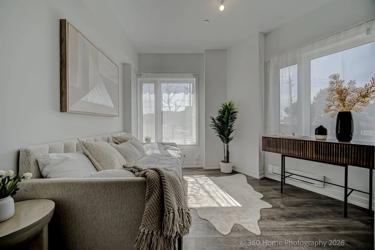 1 Case Ootes DR, Toronto C13, ON M4A 0A9