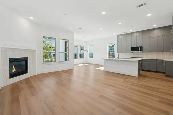 444 Waters Edge Drive #719, Hickory Creek, TX 75065