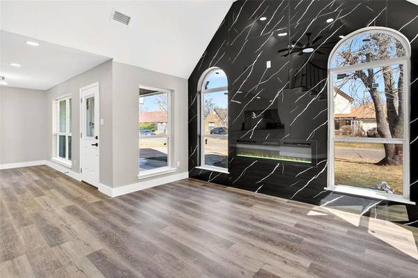 6106 Maple Leaf Drive, Arlington, TX 76017