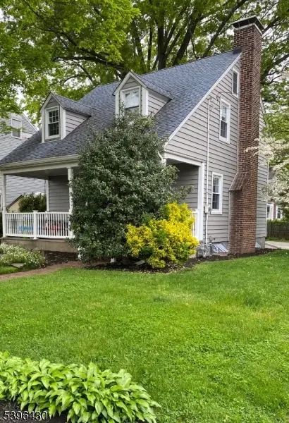 402 W Gibbons St, Linden City, NJ 07036