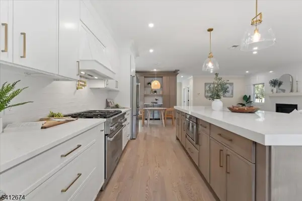 13 Oneida Dr, Westfield Town, NJ 07090