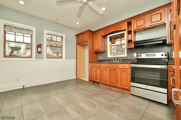 81 Berkeley Ave, Bloomfield Twp., NJ 07003