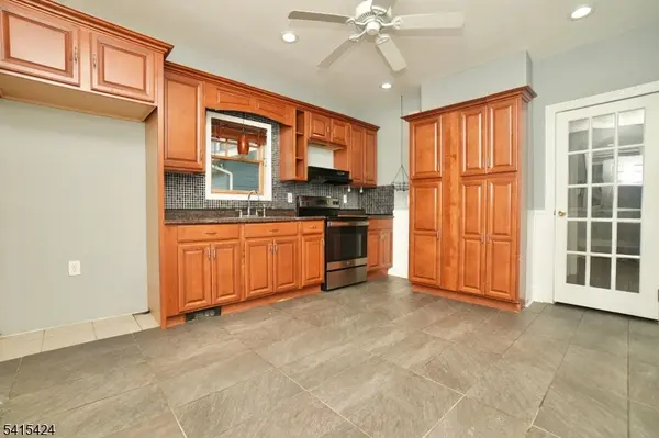 81 Berkeley Ave, Bloomfield Twp., NJ 07003