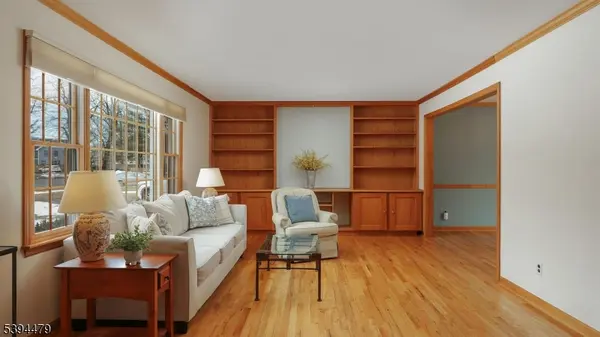 15 Columbia Dr, Bernardsville Boro, NJ 07924