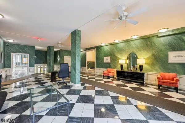 5 Roosevelt Pl #1E, Montclair Twp., NJ 07042