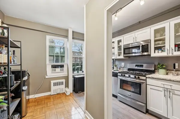 5 Roosevelt Pl #1E, Montclair Twp., NJ 07042