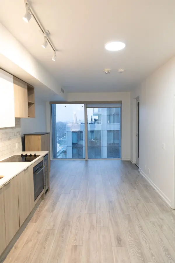 2020 Bathurst ST #637, Toronto C03, ON M5P 0A6