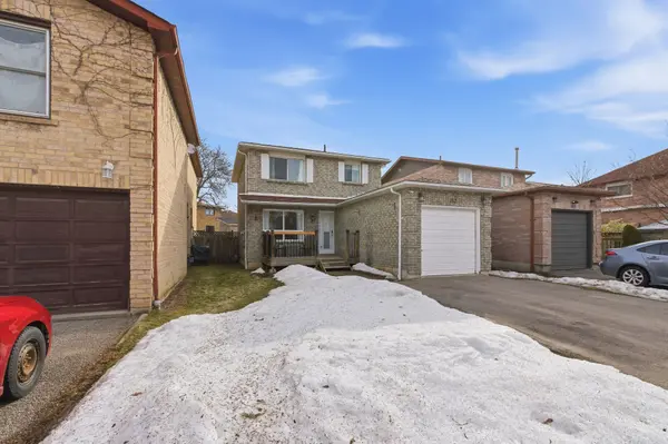 152 Ravenscroft RD, Ajax, ON L1T 1Y1