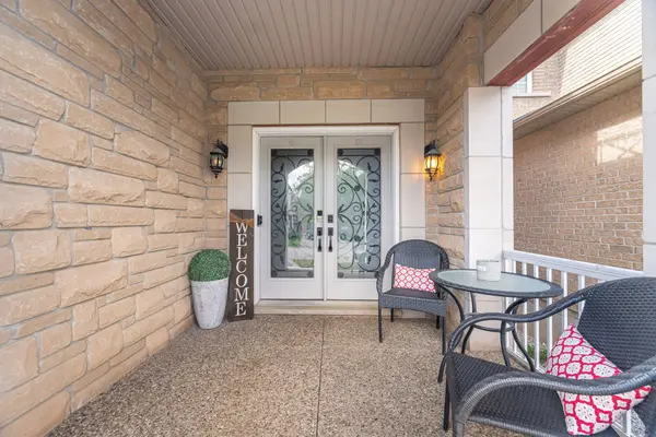 39 Wildflower LN, Halton Hills, ON L7G 0H8