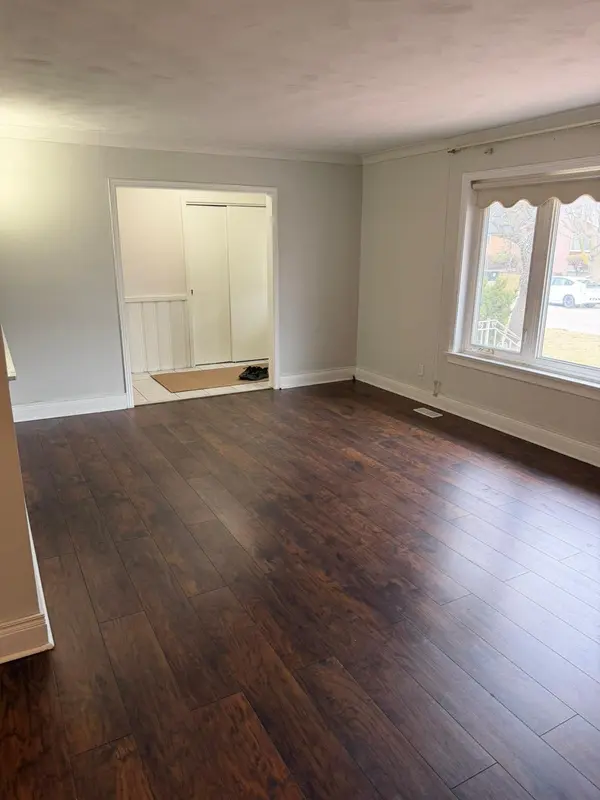 35 Carlyle CRES, Brampton, ON L6W 2Y9