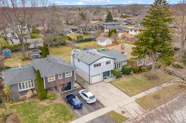 5352 Salem RD, Burlington, ON L7L 3X3