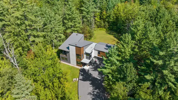 108 EDITH MARGARET PL, Carp - Huntley Ward, ON K2W 1A8