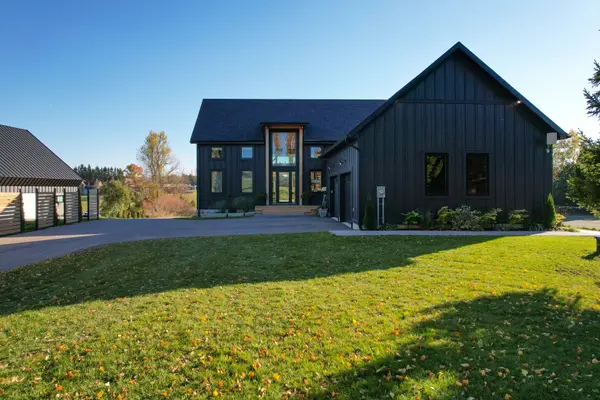 113 Slabtown RD, Blue Mountains, ON N0H 1J0