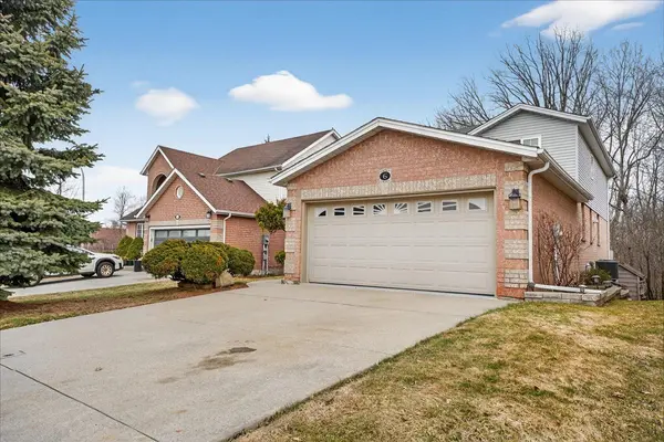 6 Ardwood PL, Kitchener, ON N2A 4C3