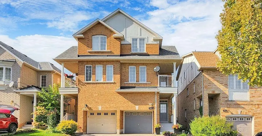 216 Maple Sugar LN, Vaughan, ON L4J 9A8