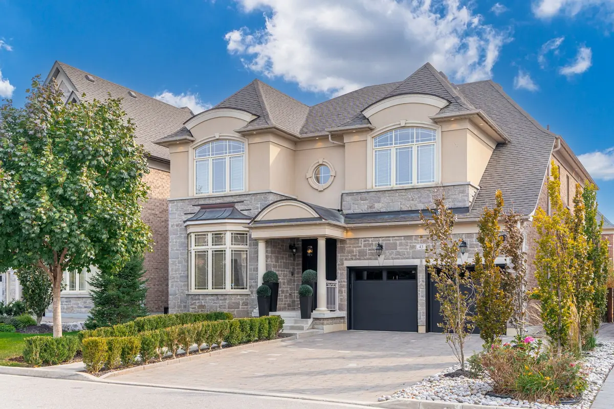 43 Chesney CRES, Vaughan, ON L4H 4A5