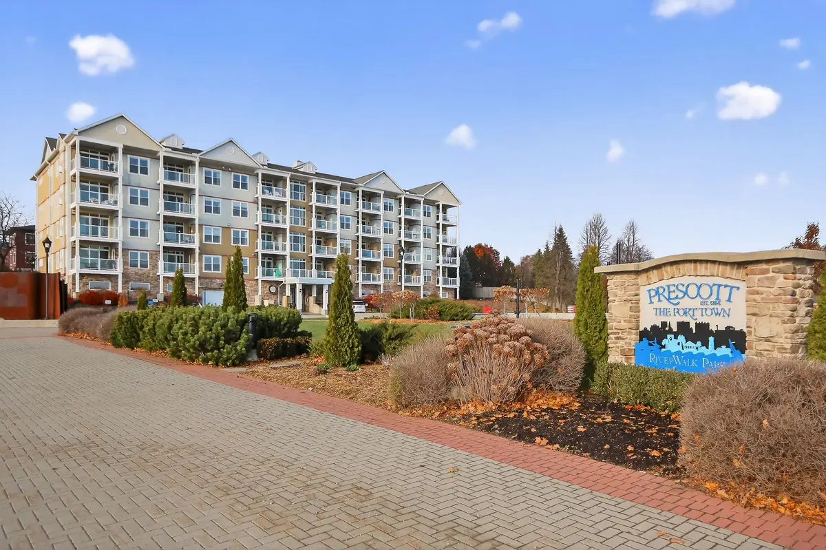 175 Water ST #207, Prescott, ON K0E 1T0