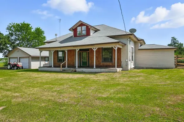 400 Katy Street, Alba, TX 75410