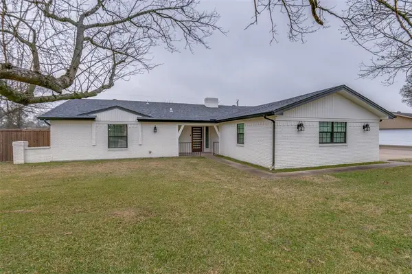 1055 Wright Street, Terrell, TX 75160