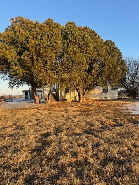 1601 Peterson Road S, Iowa Park, TX 76367