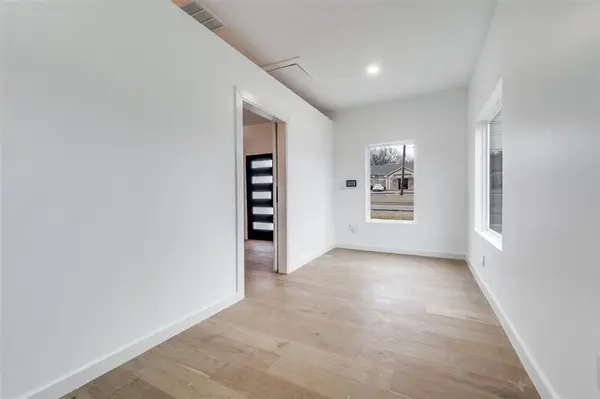 1739 Marfa Avenue, Dallas, TX 75216