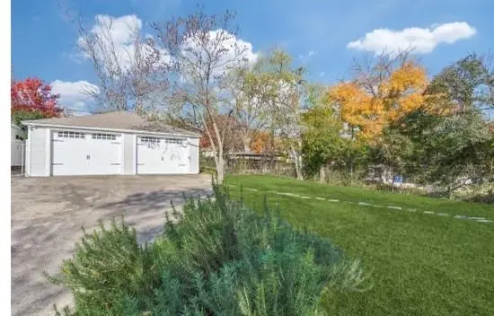 9539 Peninsula Drive, Dallas, TX 75218