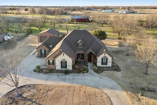 7710 Fall Creek Road, Terrell, TX 75160